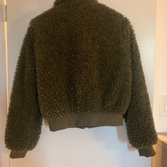 Cute fuzzy bomber jacket. Olive green - Picture 2 of 5